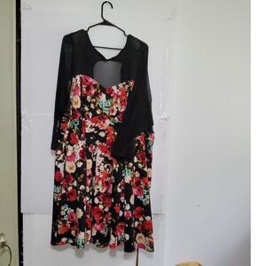 A Torrid Plus Sized Dress Floral And Shear Sexy Peasant Bustier Back Laces  Sz 6